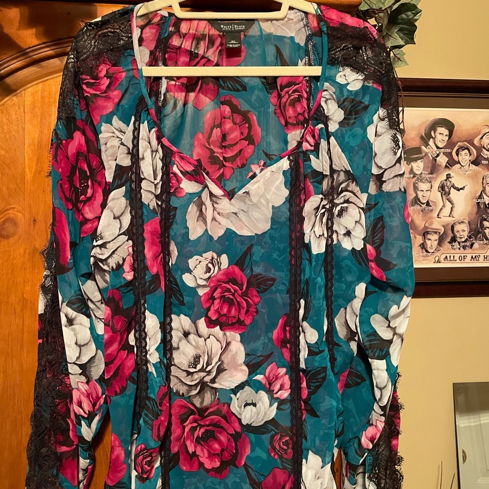 Beautiful Blouse. Like new condition!